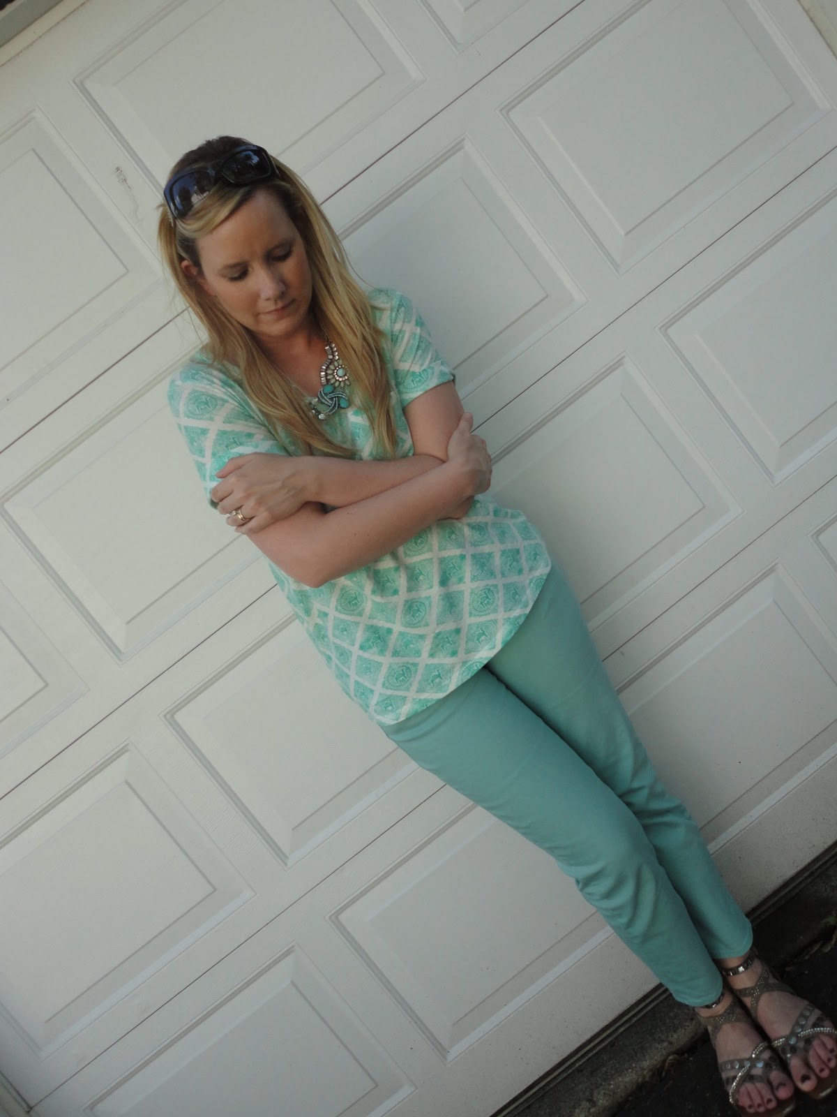 Eye Candy Effortless Anthro Reader Outfits Effortlessly With Roxy