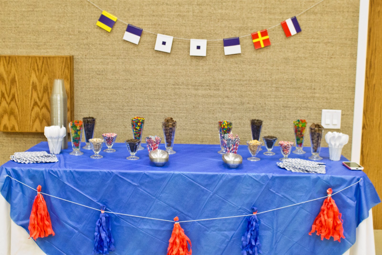 Live Life Anchored dessert bar www.freetimefrolics.com Live Life Anchored dessert bar www.freetimefrolics.com