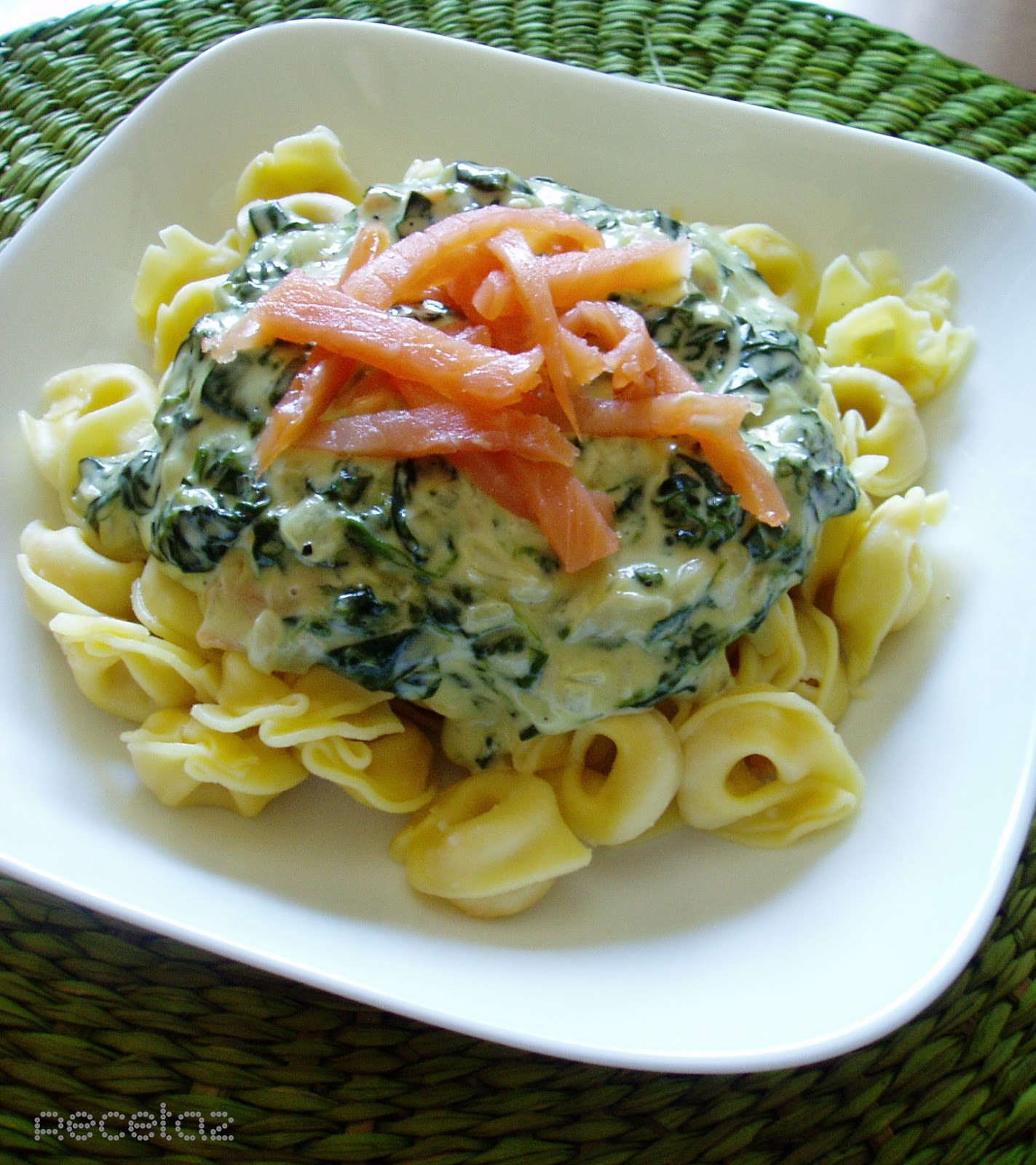 Receta2 Tortellini con espinacas y salmón ahumado