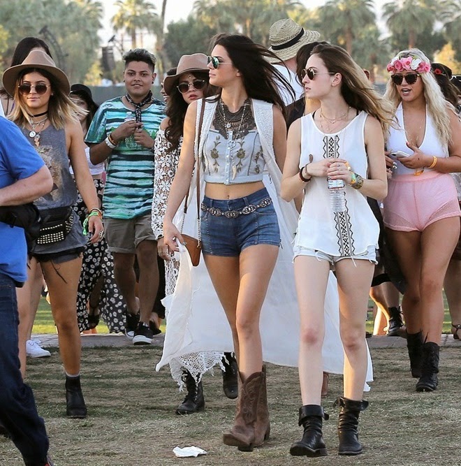 Blog de la Tele: Selena Gomez con Kylie y Kendall Jenner en Coachella 2014