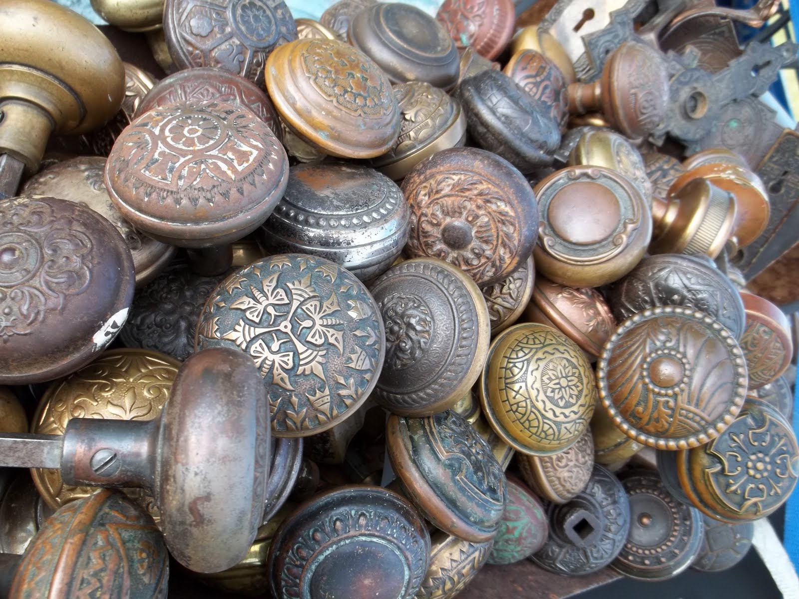 Door Knobs Retro at Katie Ross blog
