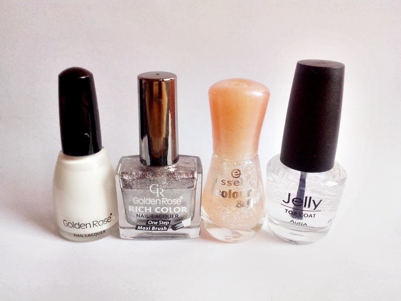 31DC2014 Day 15: DELICATE PRINT - Lace & Foil Nails