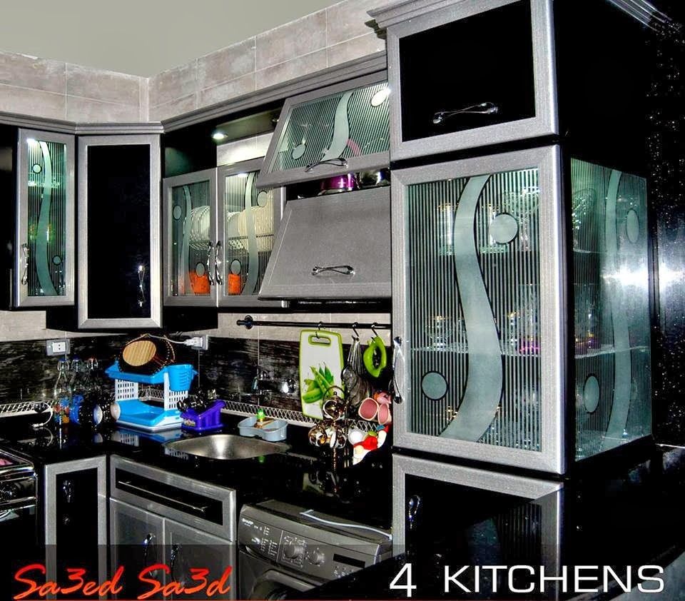 Simple modern kitchen in black and silver colors Stylish Home Decors, Food Recipes, Beauty