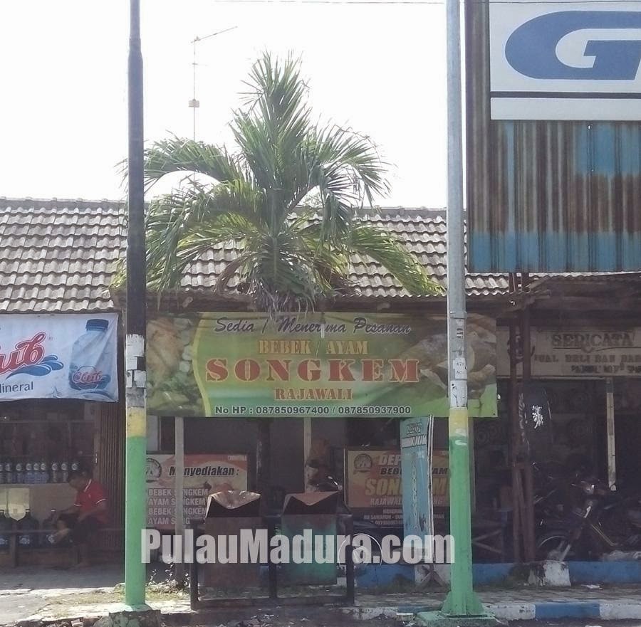 Lokasi warung bebek Songkem Sampang Madura