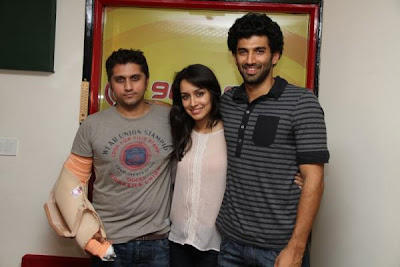 Aditya Roy and Shraddha Kapoor promote Aashiqui 2 at Radio Mirchi 98.3 fm