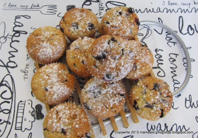 muffiny orkiszowe z jagodami