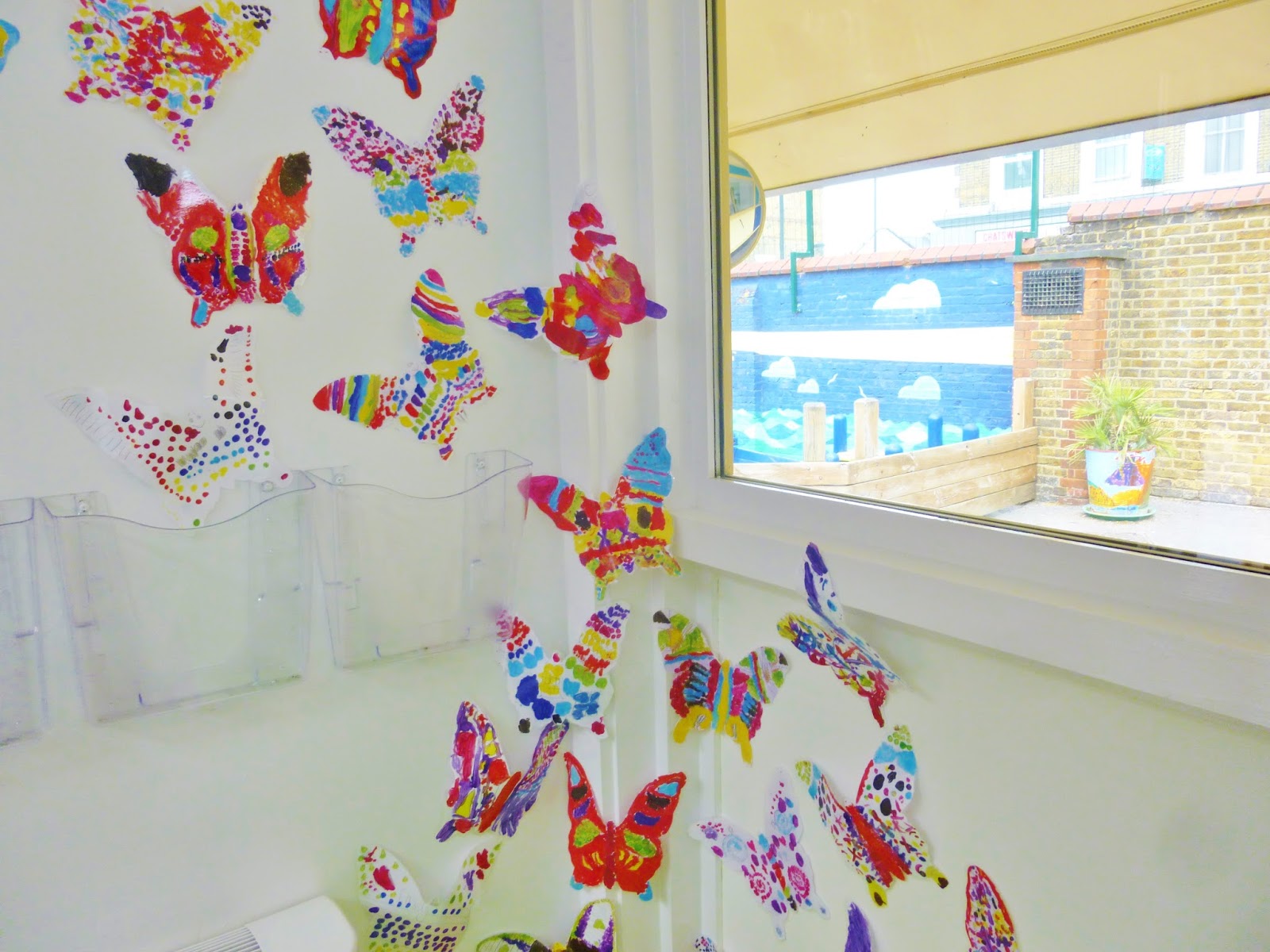 NorthEastArts Butterfly Pointillism Primary Art