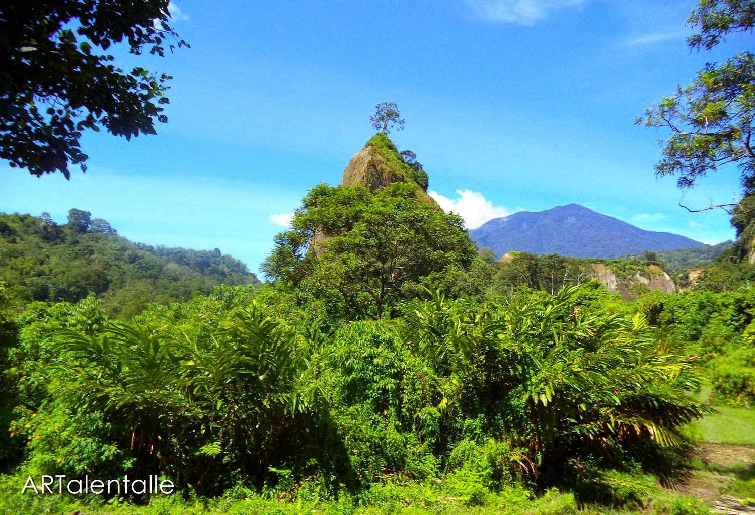 Padangsche Bovenlanden: Taruko Tabiang Takuruang, Cafe ...