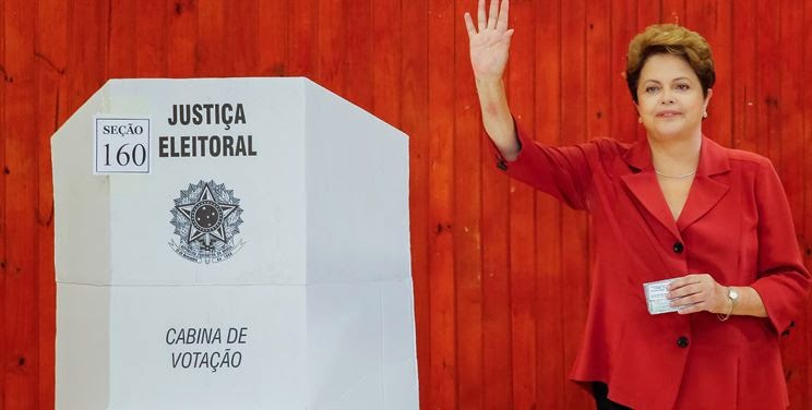 Dilma Rousseff é reeleita presidente da República com 51% dos votos válidos