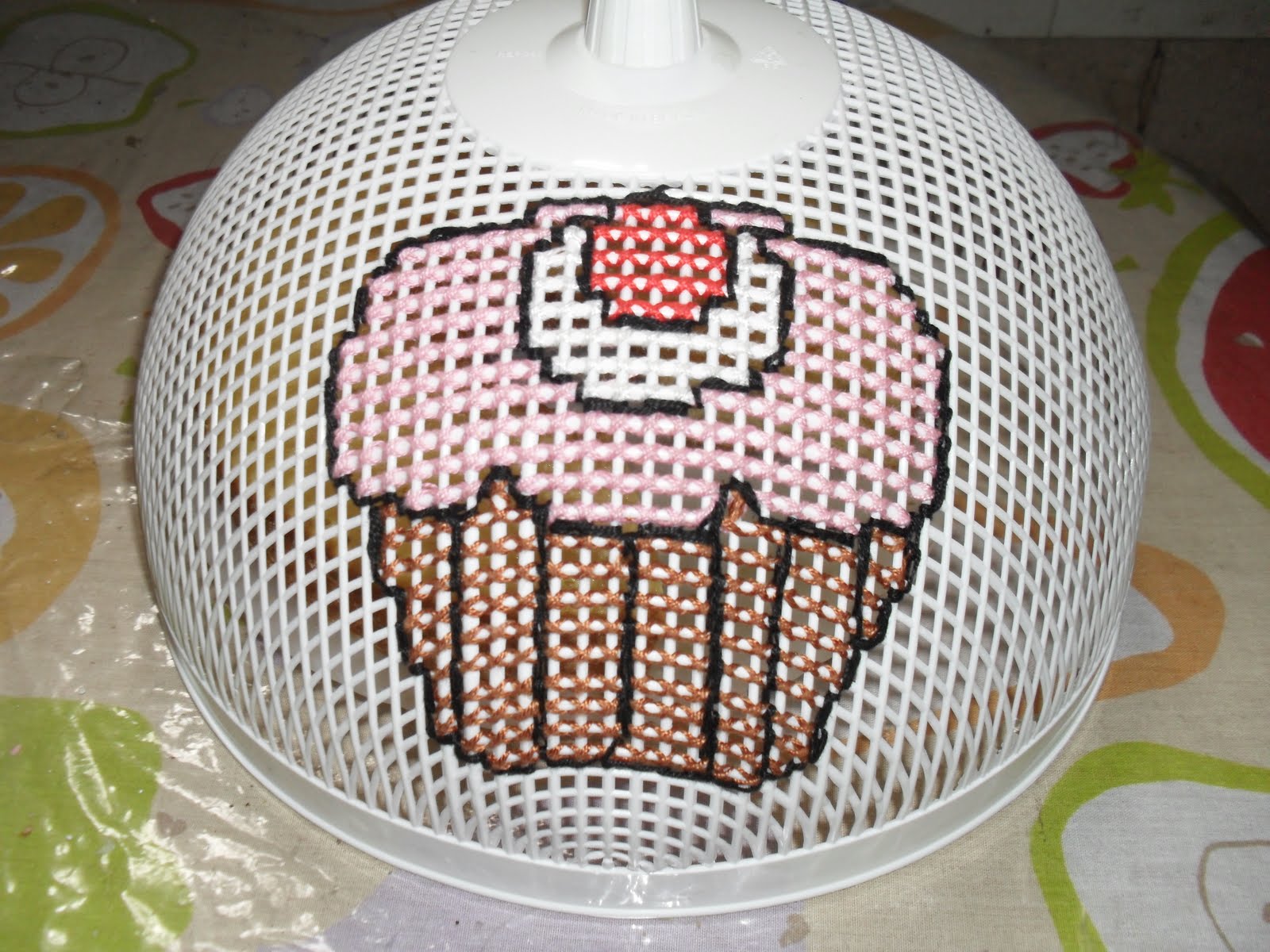 ARTESANATO: meu cobre bolo em ponto cruz