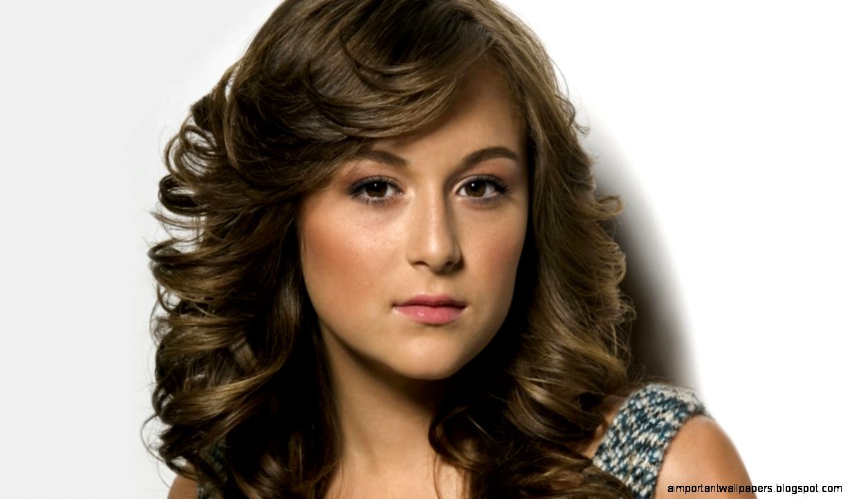 Alexa Vega with curly hair portrait wallpaper 14299 Alexa Vega with curly hair portrait wallpaper 14299