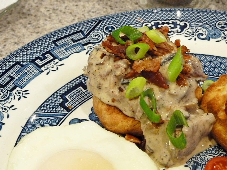 Fluffy Chix Cook Low Carb Homestyle Southern Bacon Gravy and Low Carb