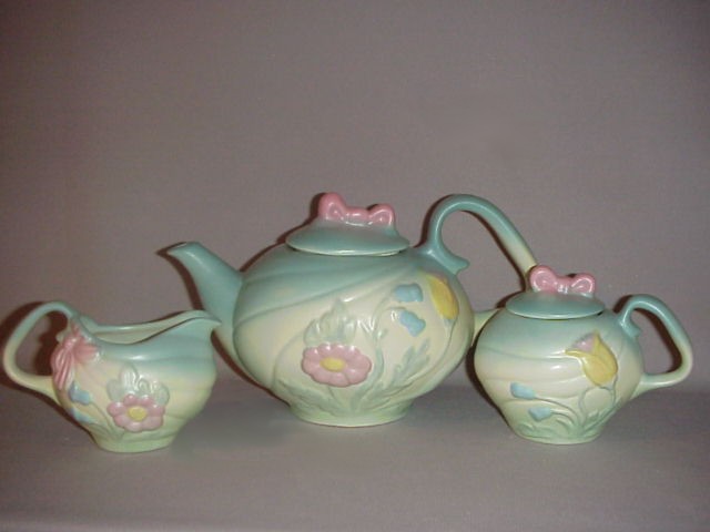 Pottery by JD Cookie Jars and Art Pottery: Hull Bow-Knot 