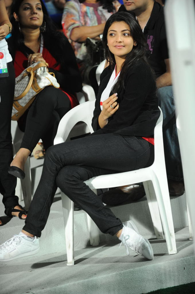 Bollywood Actresses at CCL 2 Opening Ceremony in Dubai1 - Hot Babes at CCL 2 Opening Ceremony