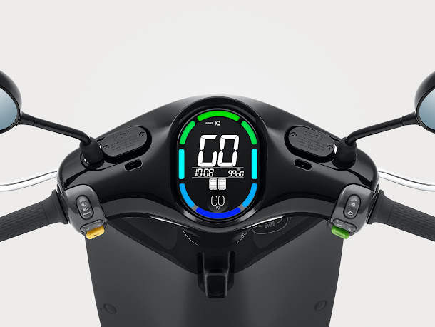 台灣電動車品牌Gogoro,在今天的發表會上發佈了最新車款Gogoro2,希望能夠穩固台灣市場,擴大電動車商機。 台灣電動車品牌Gogoro,在今天的發表會上發佈了最新車款Gogoro2,希望能夠穩固台灣市場,擴大電動車商機。