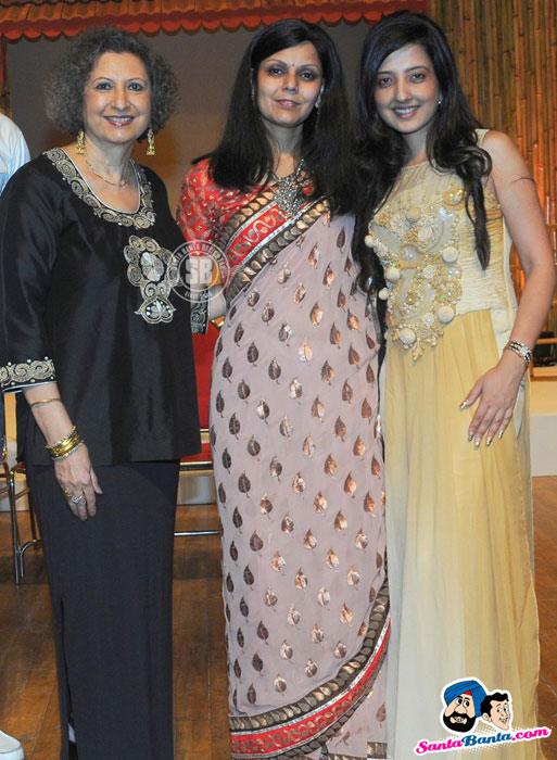 Coralina, Aaradhana Somany and Amy Billimora - (7) - Couture Naturally - Silhouettes-2012 Fashion show