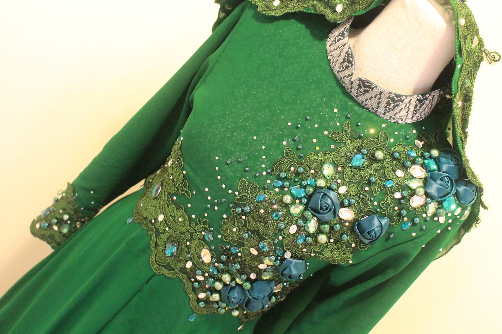 CHICHI MELAKA WITH GEE CANTIK BRIDAL HOUSE: BAJU NIKAH ATAU SANDING