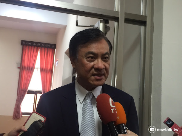 針對妻子的病情,立法院長蘇嘉全19日表示,感謝大家的關心,目前妻子雖然仍在加護病房,但情況已有好轉。 針對妻子的病情,立法院長蘇嘉全19日表示,感謝大家的關心,目前妻子雖然仍在加護病房,但情況已有好轉。