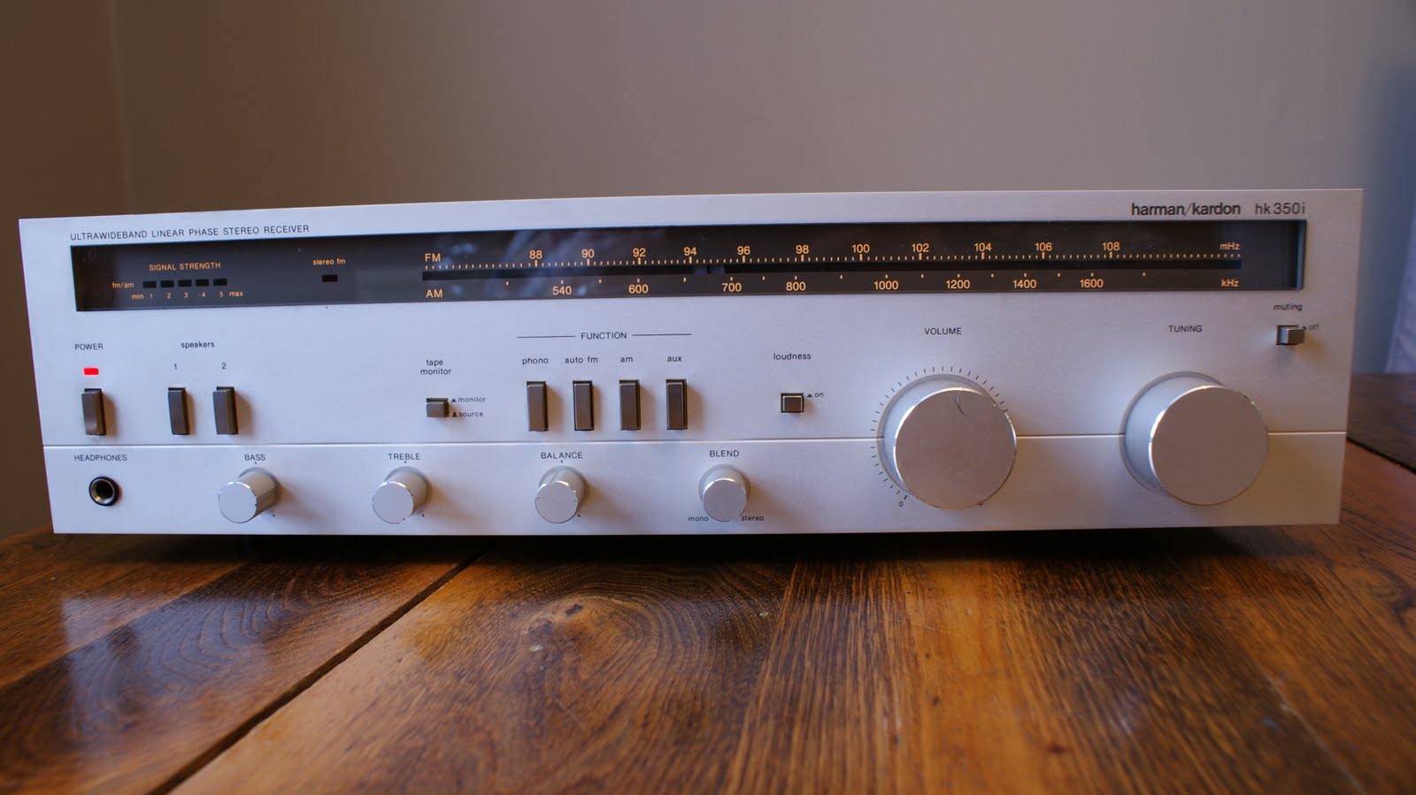 VINTAGE SOUND Harman Kardon Receiver hk350i