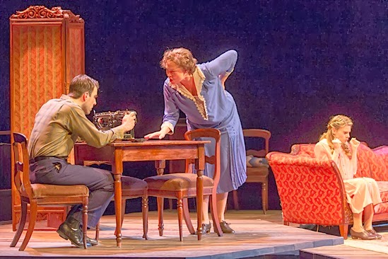 review the glass menagerie review the glass menagerie