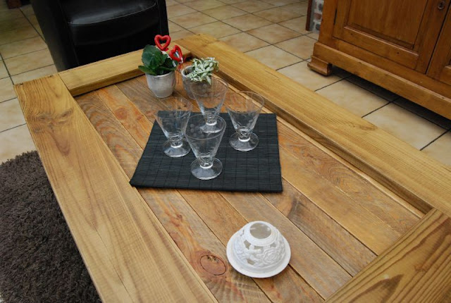 Mesa de centro de paletes reciclados de madeira