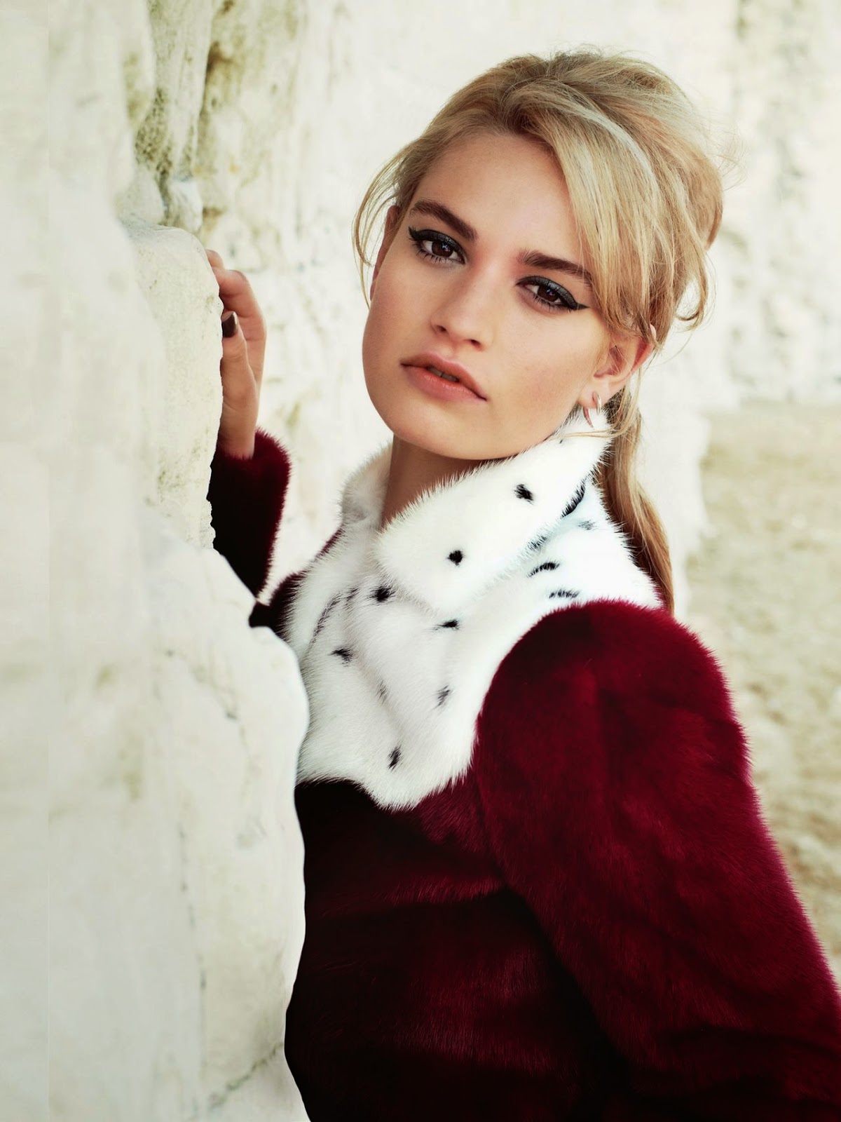 Lily James Wallpapers Free