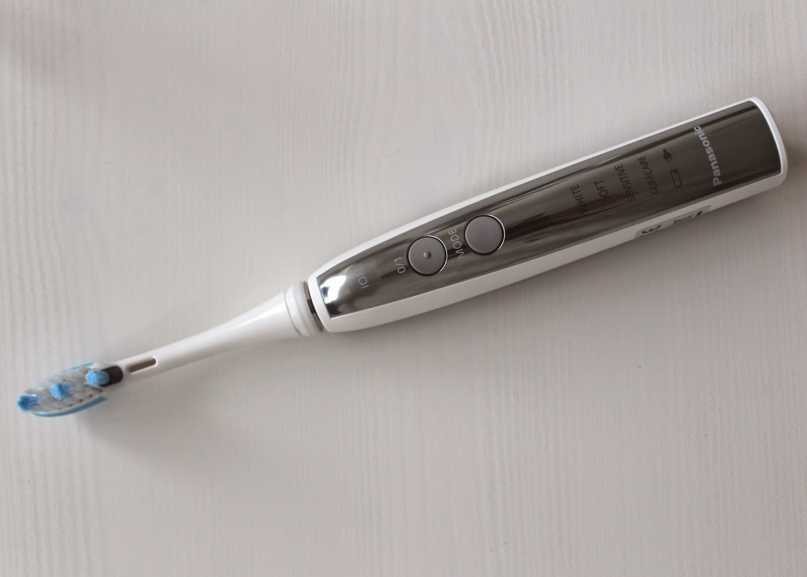 Panasonic EWDE92 sonic vibration rechargeable toothbrush review