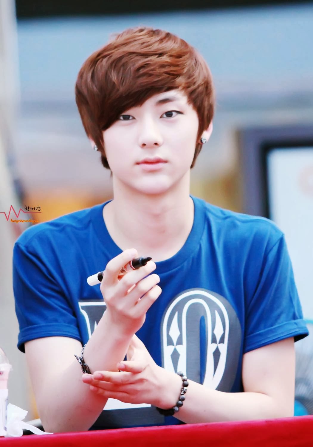 imaginary world of joyce for Nu'est 뉴이스트 황민현.: minhyun facts