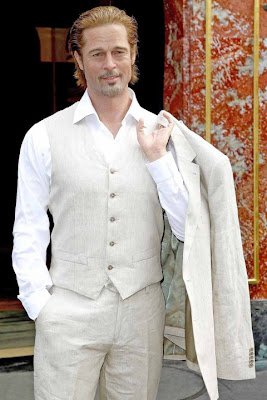 Brad Pitt’s Wax Statue Of Paris 2011