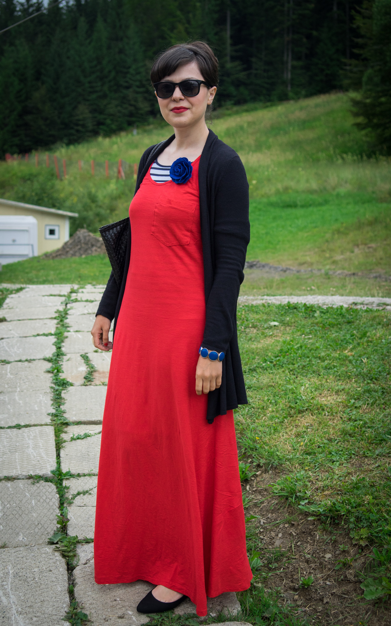 maxi red dress striped top stripes pimkie black flats cardigan hay bales photo shooting  black maxi bag brasov trip mountains 