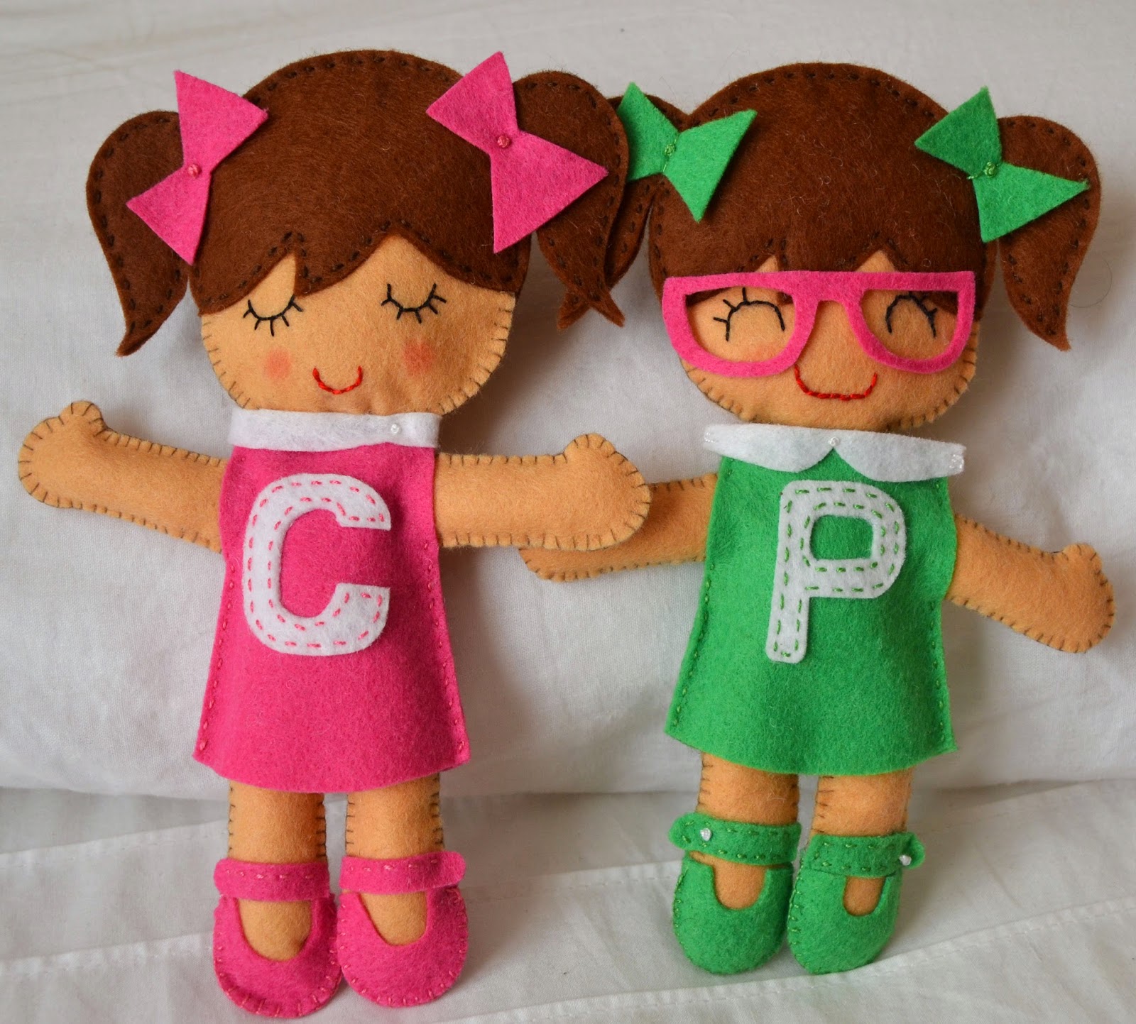 muñecas de fieltro personalizadas