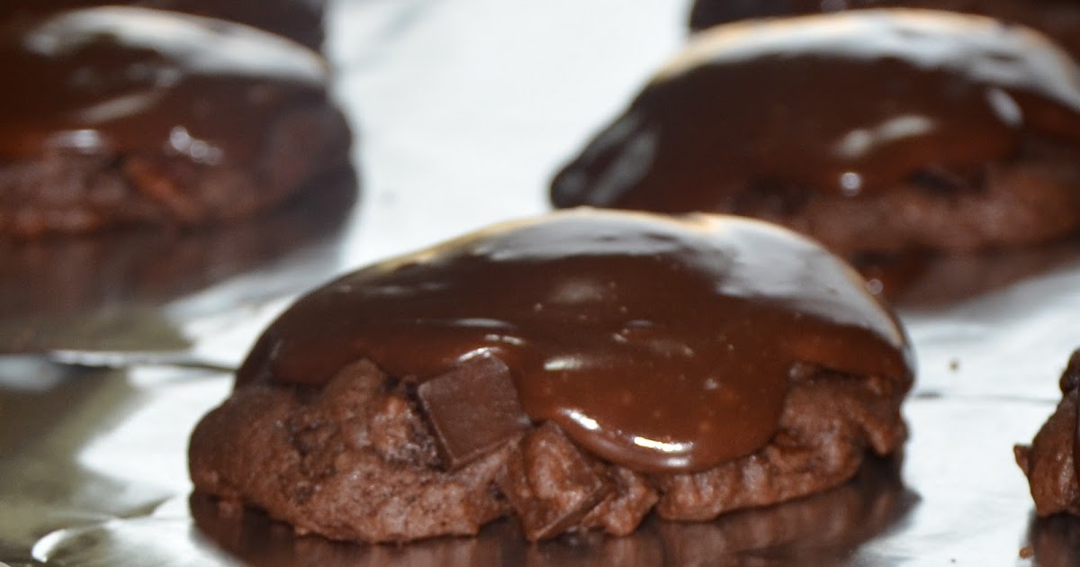 A Couple of Craft Addicts Chocolate Marshmallow Pillow Cookies