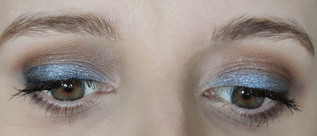 YSL Full Metal Eyeshadow in no 10 Wet Blue Applied
