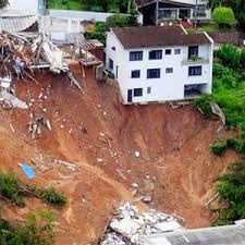 Foto bencana alam tanah longsor 35 Foto bencana alam tanah longsor 37