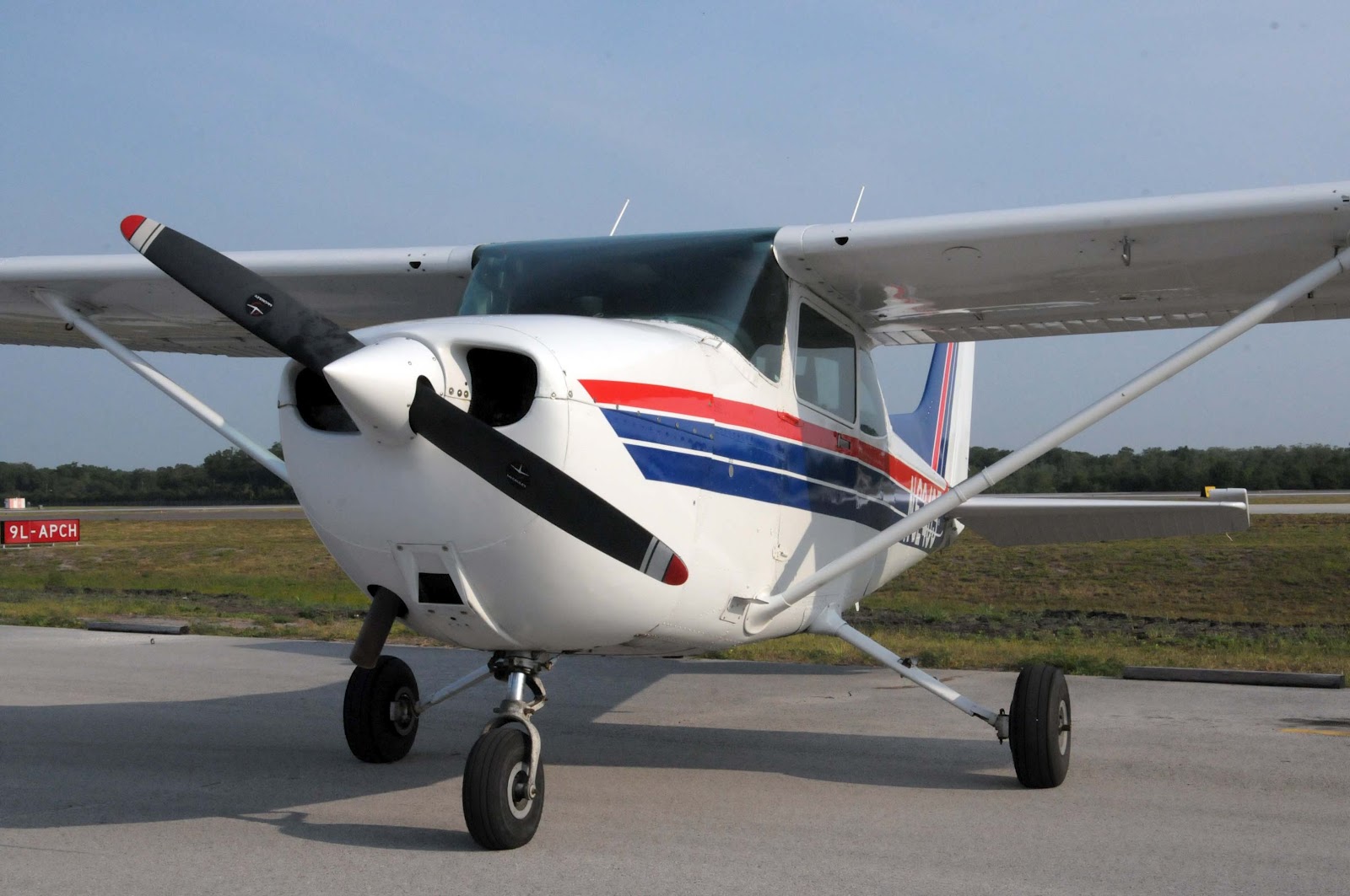 Cessna Skyhawk Interior