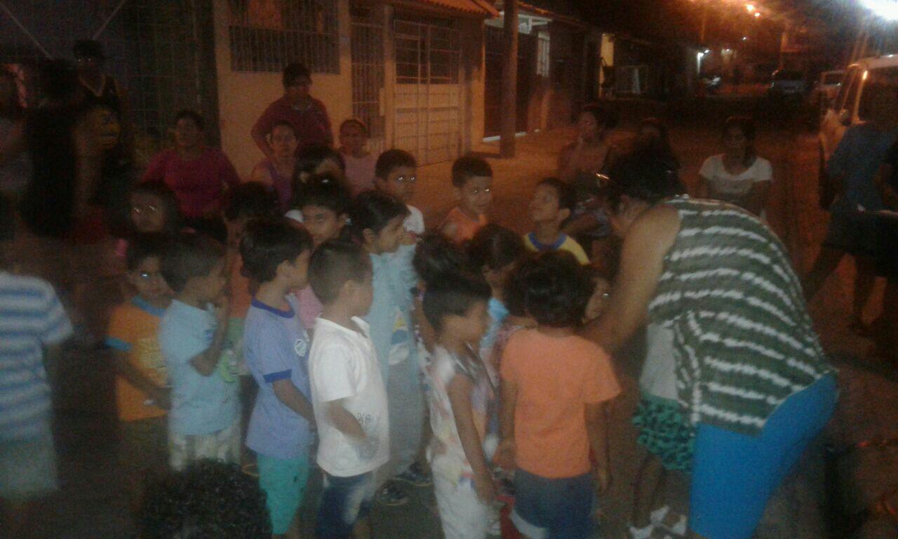 Preparación de niños para fiestas de Navidad