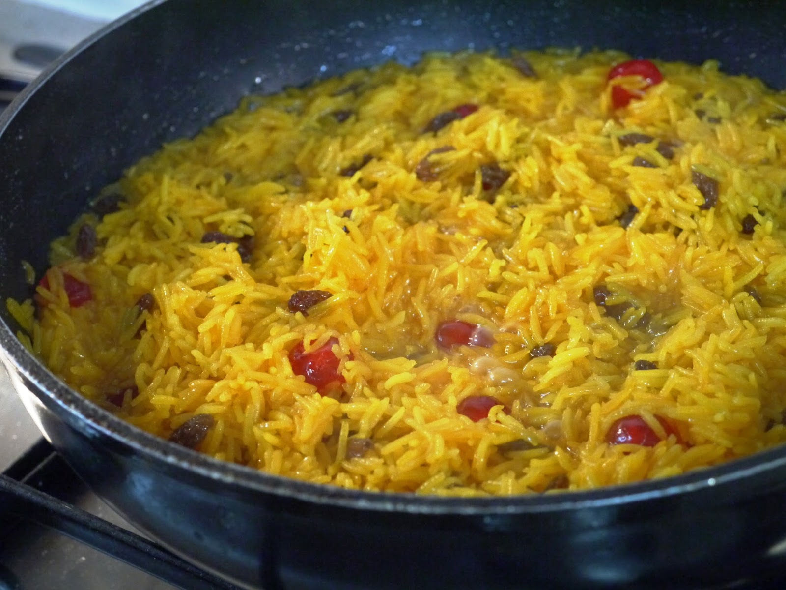 This Muslim Girl Bakes Zardah / Sweet Yellow Rice.