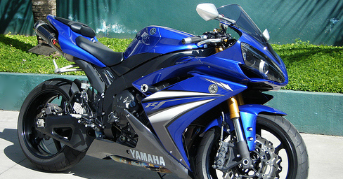 Meu V 233 Io V8 Yamaha R1