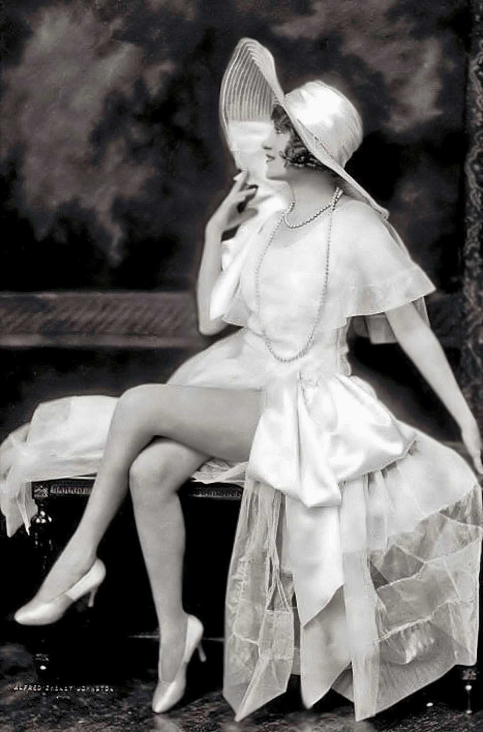 History in Photos Alfred Cheney Johnston