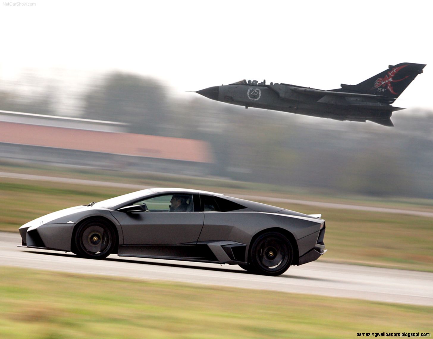 Lamborghini Reventon Vs Jet Lamborghini Reventon Vs Jet