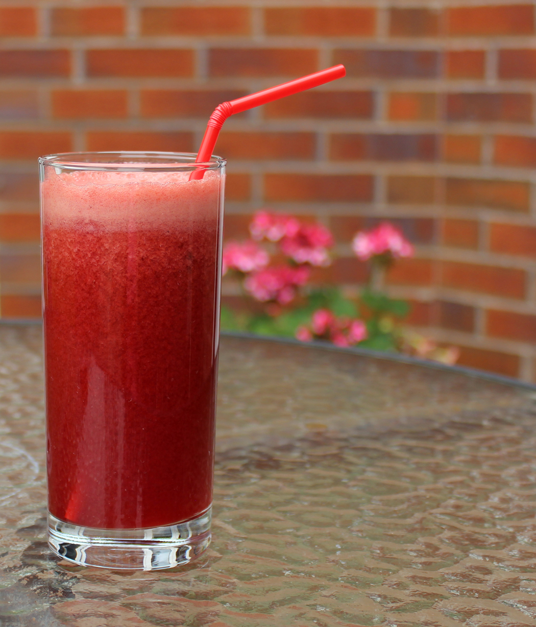 Strawberry Blueberry and Apple Vitamin Drink Sage by Heston Nutri