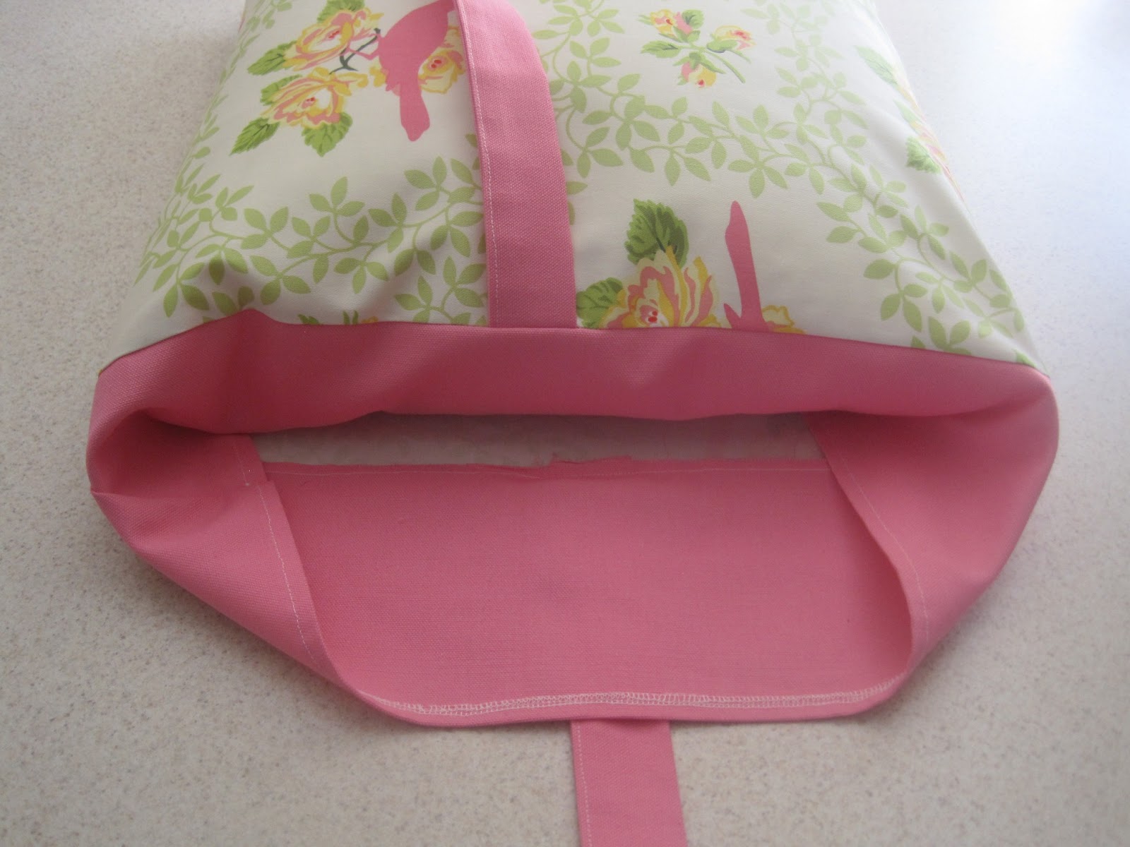 Tie Closure Pillow Case {tutorial}