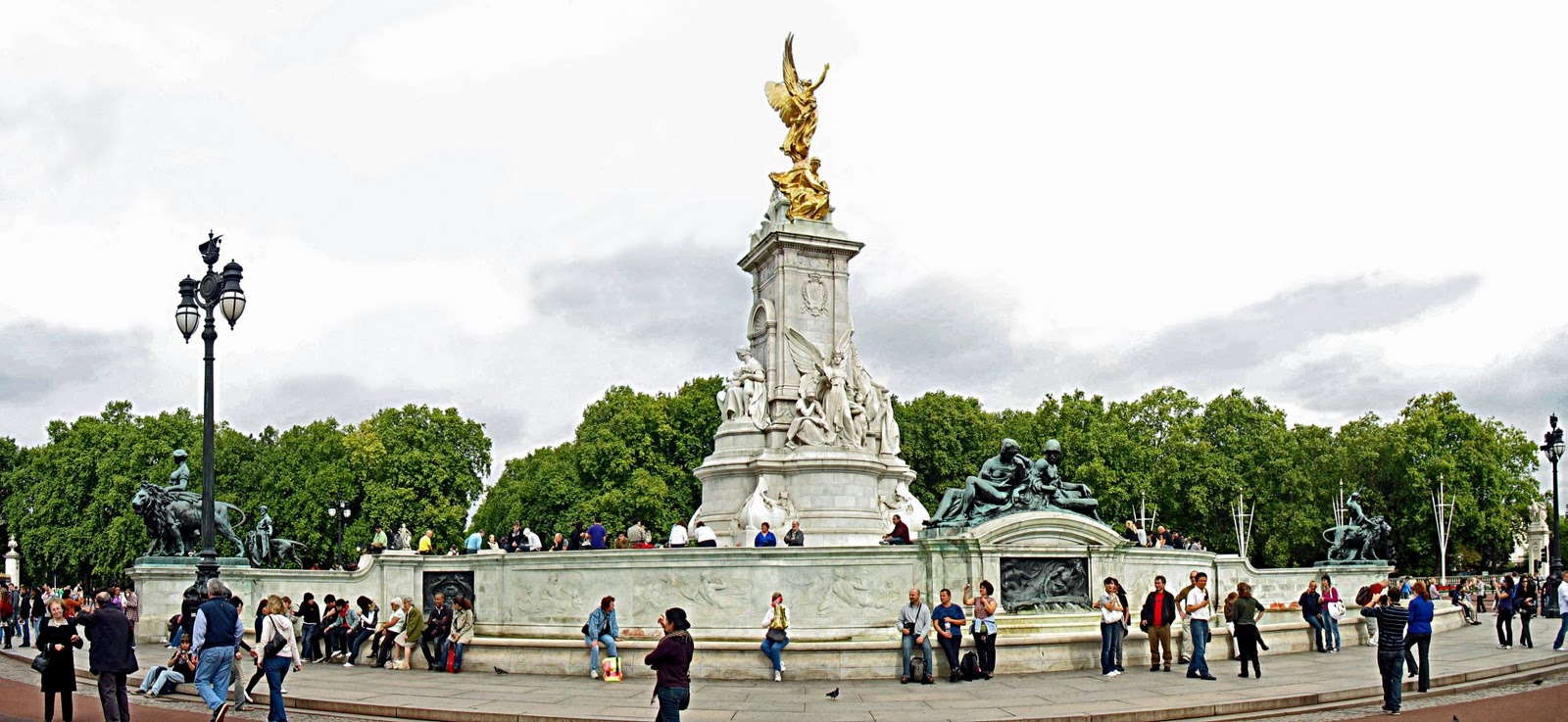 Stock Pictures Victoria Memorial Fountain outside Buckingham Palace in
