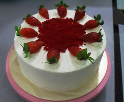 RED VELVET CAKE WITH CREAM CHESSE