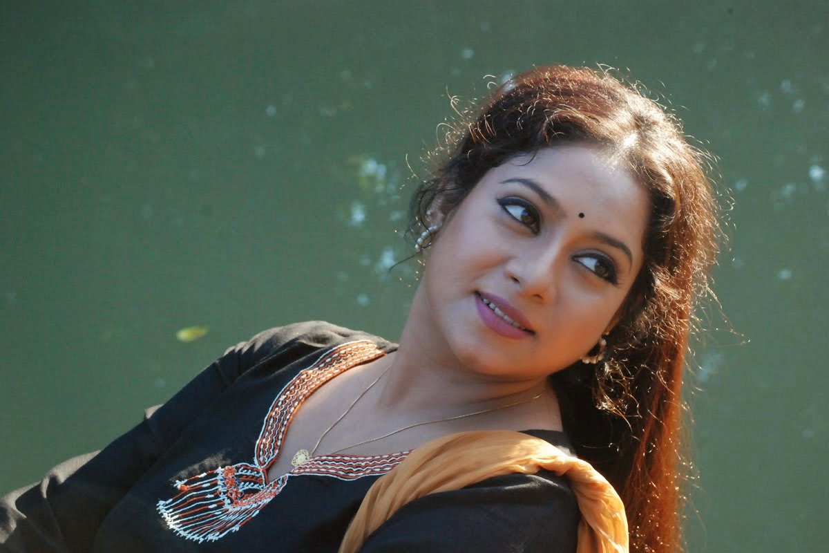 Super Star Model: Bangladeshi Film Actress Shabnur 