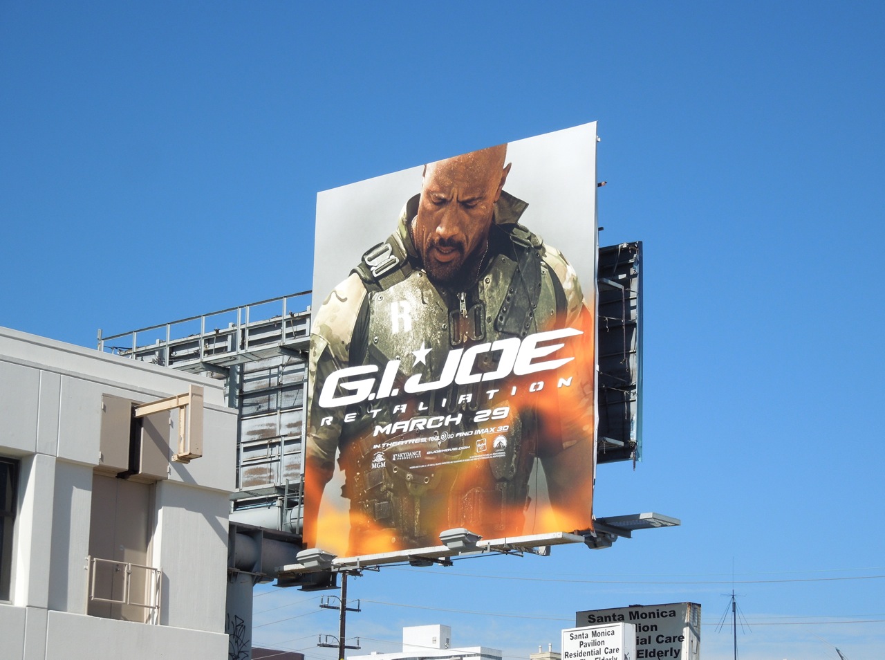 http://3.bp.blogspot.com/-z_CUnjdBUYg/US1Js27yAzI/AAAAAAABB5c/liMkKCVCiis/s1600/GI+Joe+retaliation+billboard.jpg