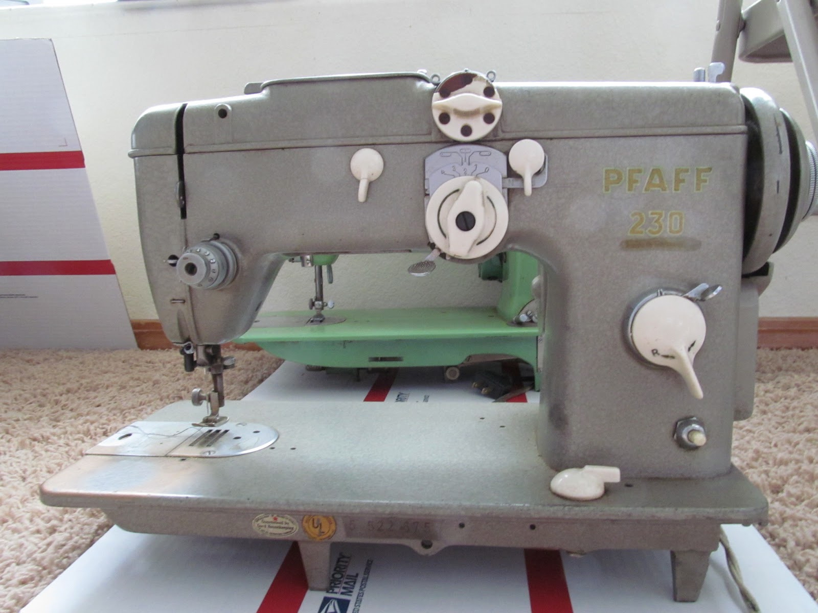 Vintage Chic Farm Pink Vintage Pfaff Sewing Machine