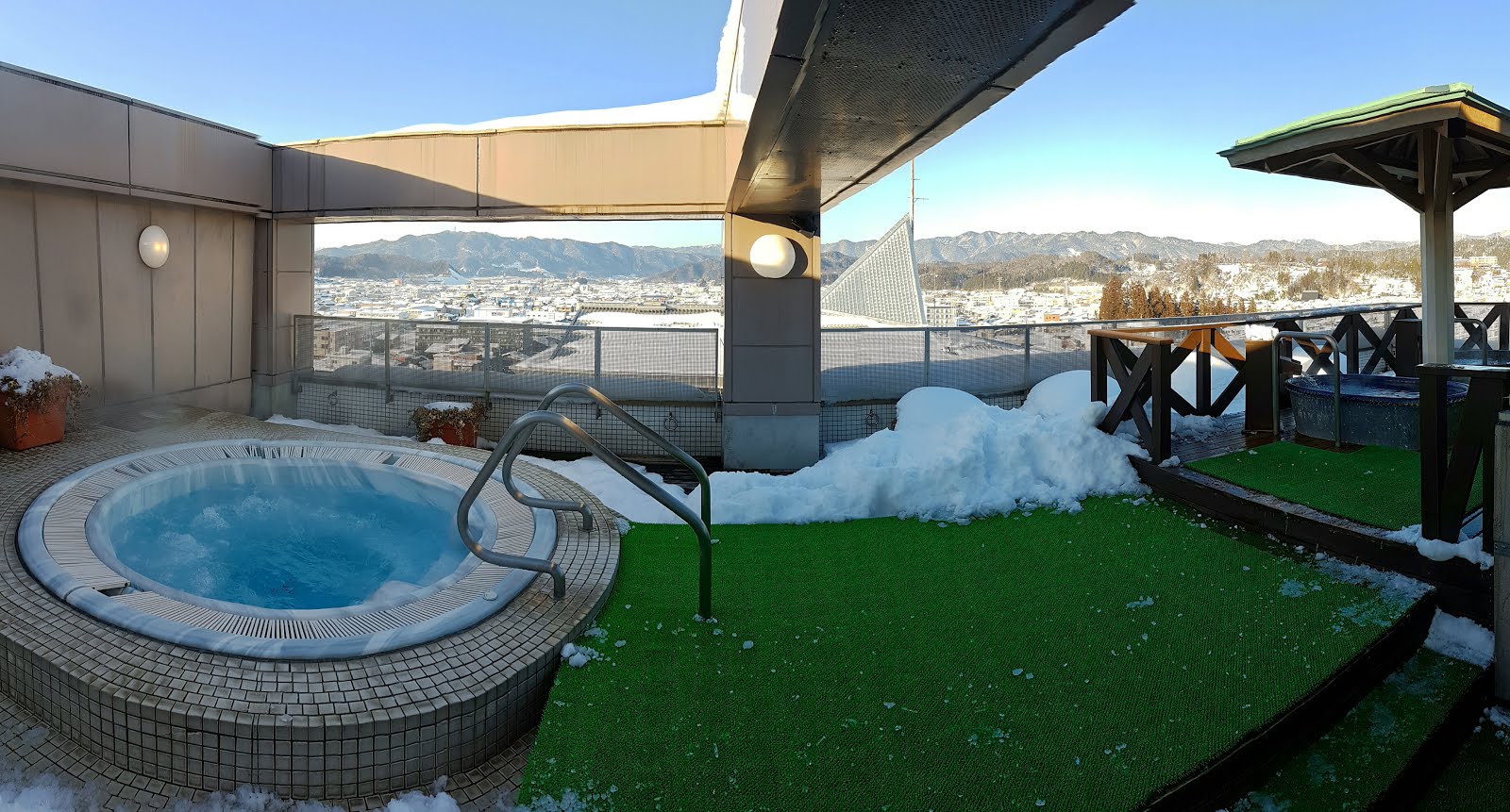Rooftop open-air onsen and jacuzzi