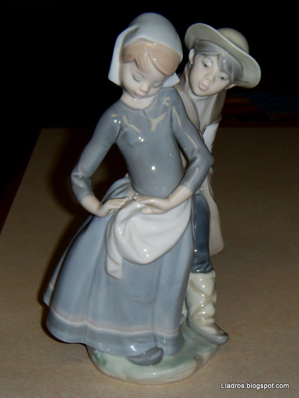 lladros Boy Meets Girl Lladro Figurine 1188