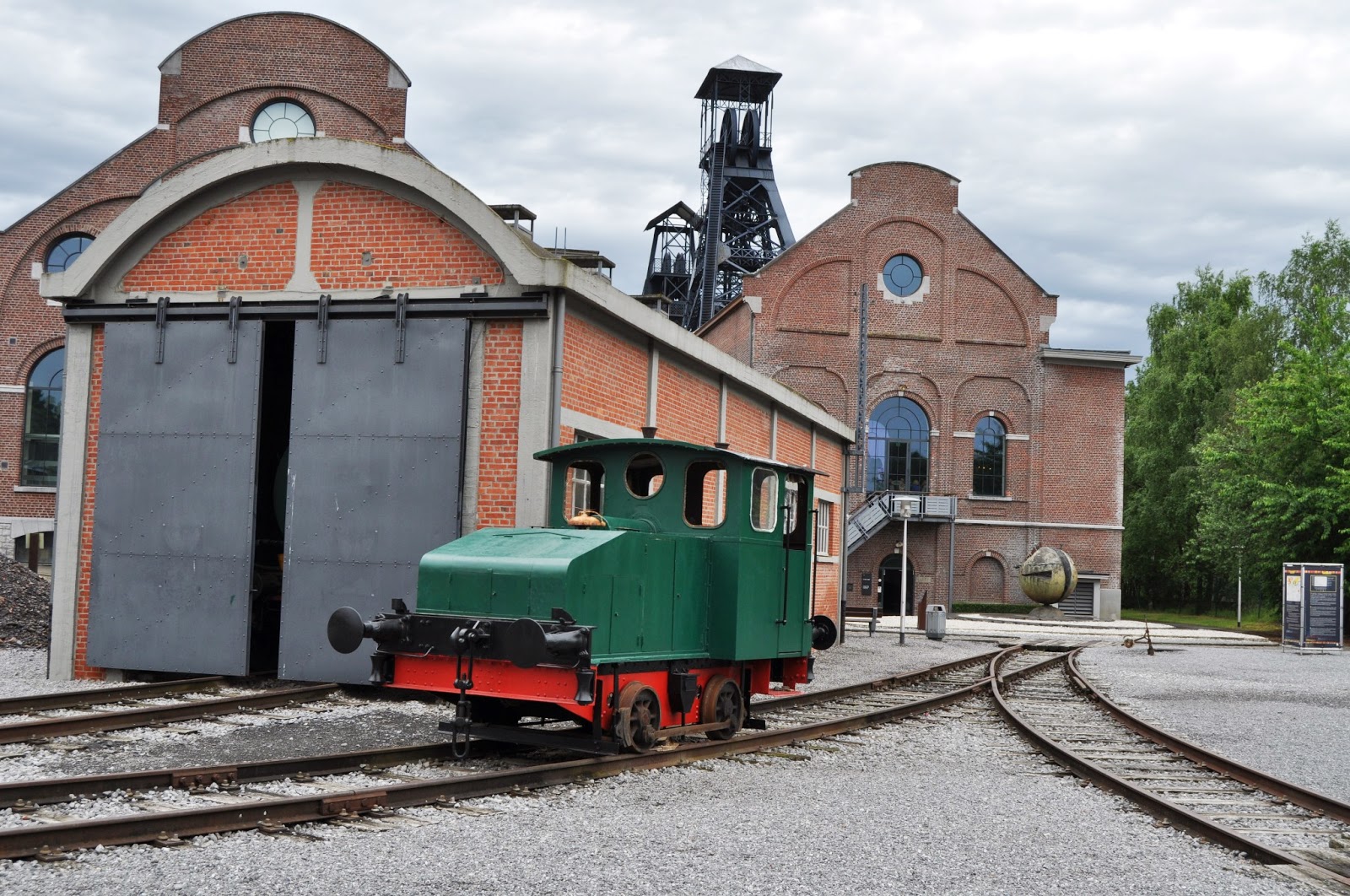 VOORBIJGANG Bois du Cazier